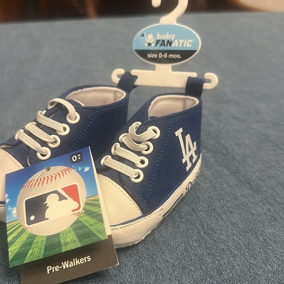LA Dodgers NWT Baby Fanatic Blue and White Pre Walker sneakers 0-6 months - Picture 2 of 7